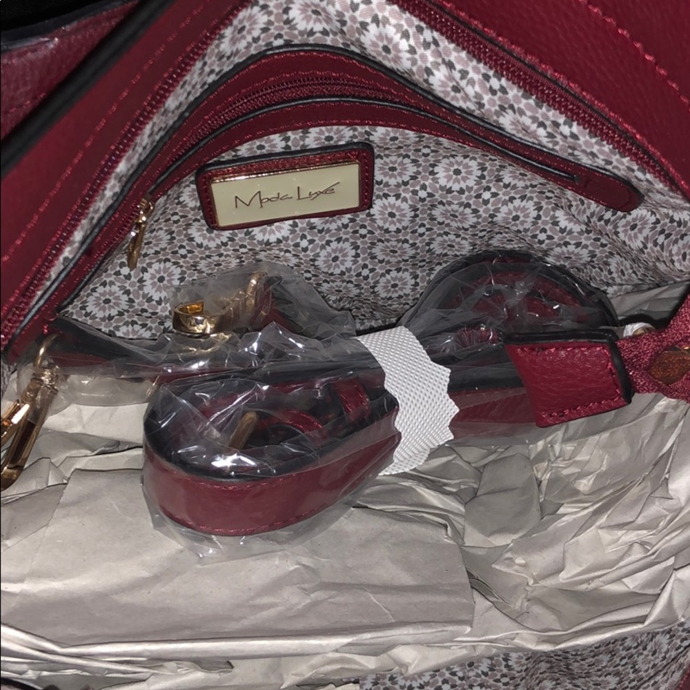 Moda Luxe Handbag - Picture 4 of 4
